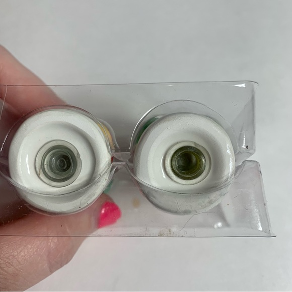 NWT. Mini Snowman salt & pepper shaker matching set. Ceramic adorable snowmen. - Picture 7 of 10